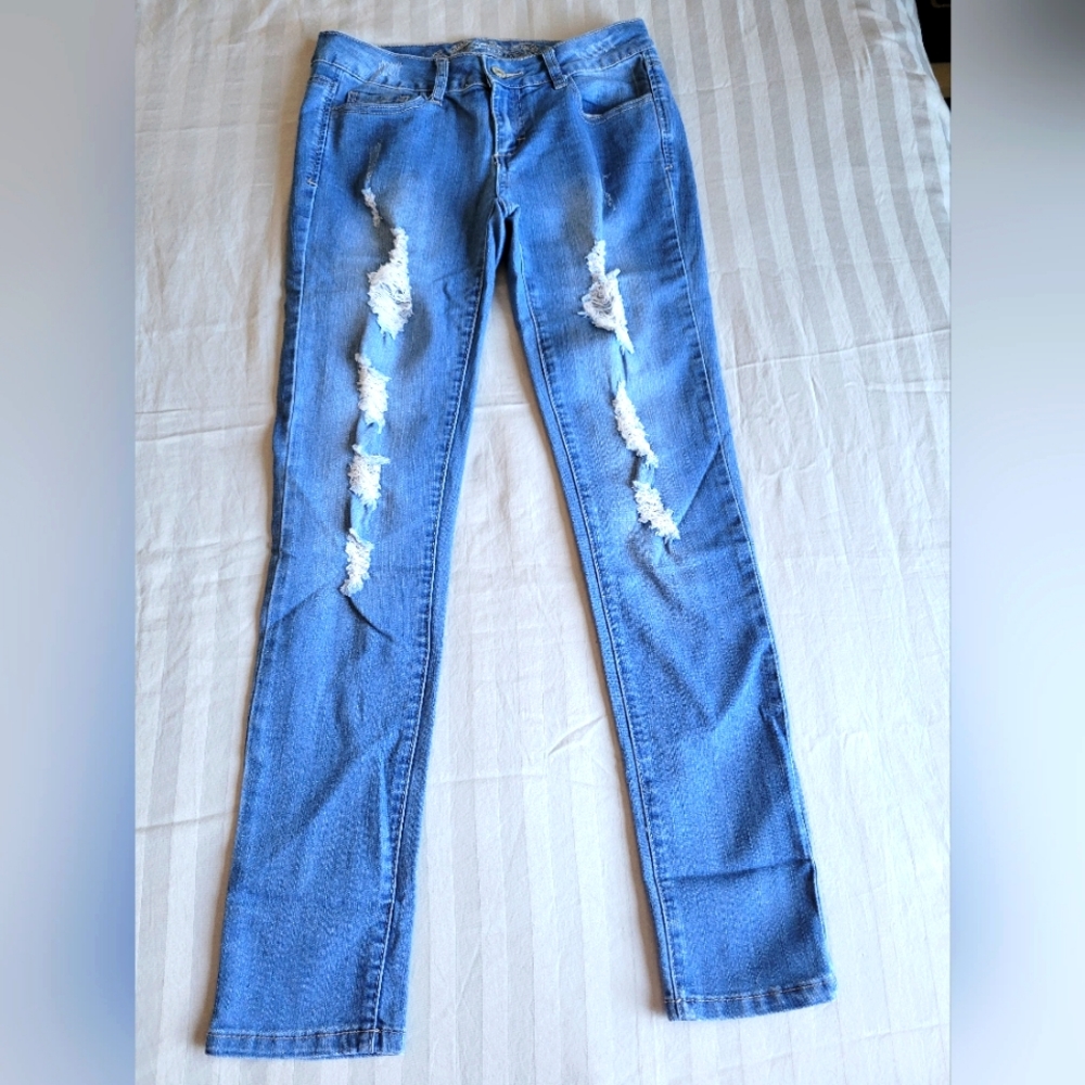 Size 9 Wax Jeans. Like New.